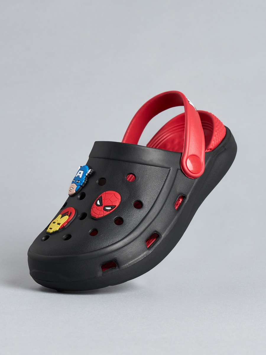 Avengers Accent Clogs