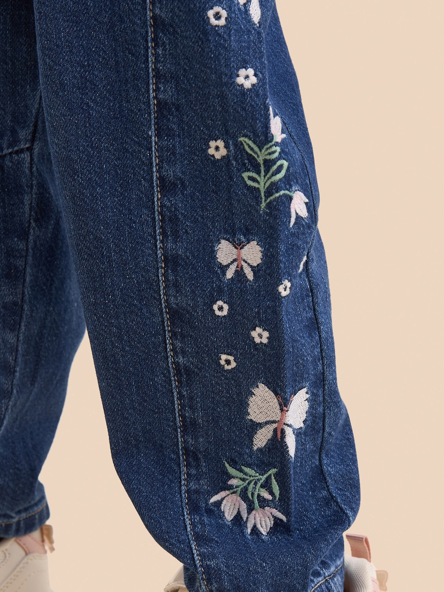Embroidered Barrel Jeans