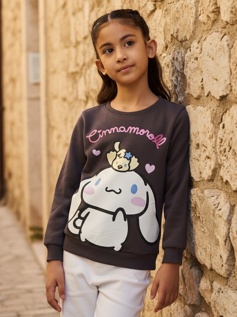 سويت شيرت بطبعات سينامون رول
