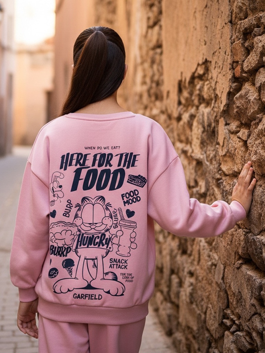 Garfield Stencil Oversized Sweatshirt