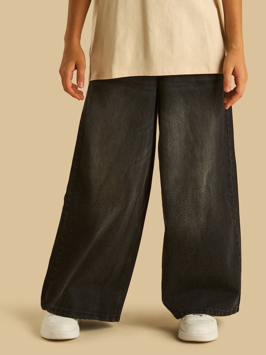 Mid-Rise Wide Leg Jeans