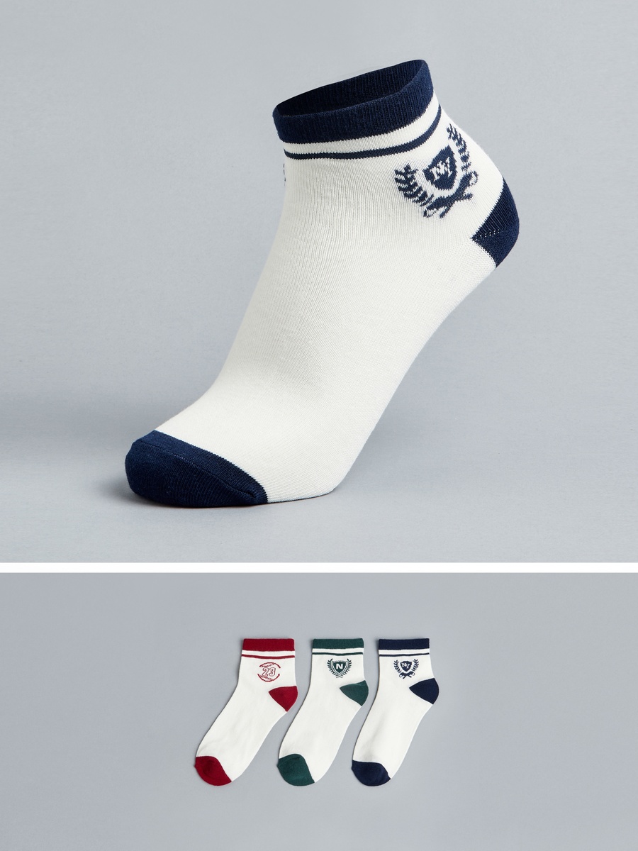 Pack of 3 - Embroidered Ankle Length Socks