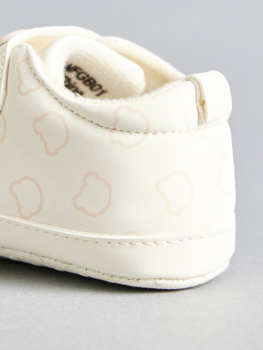 Teddy Bear Applique Booties
