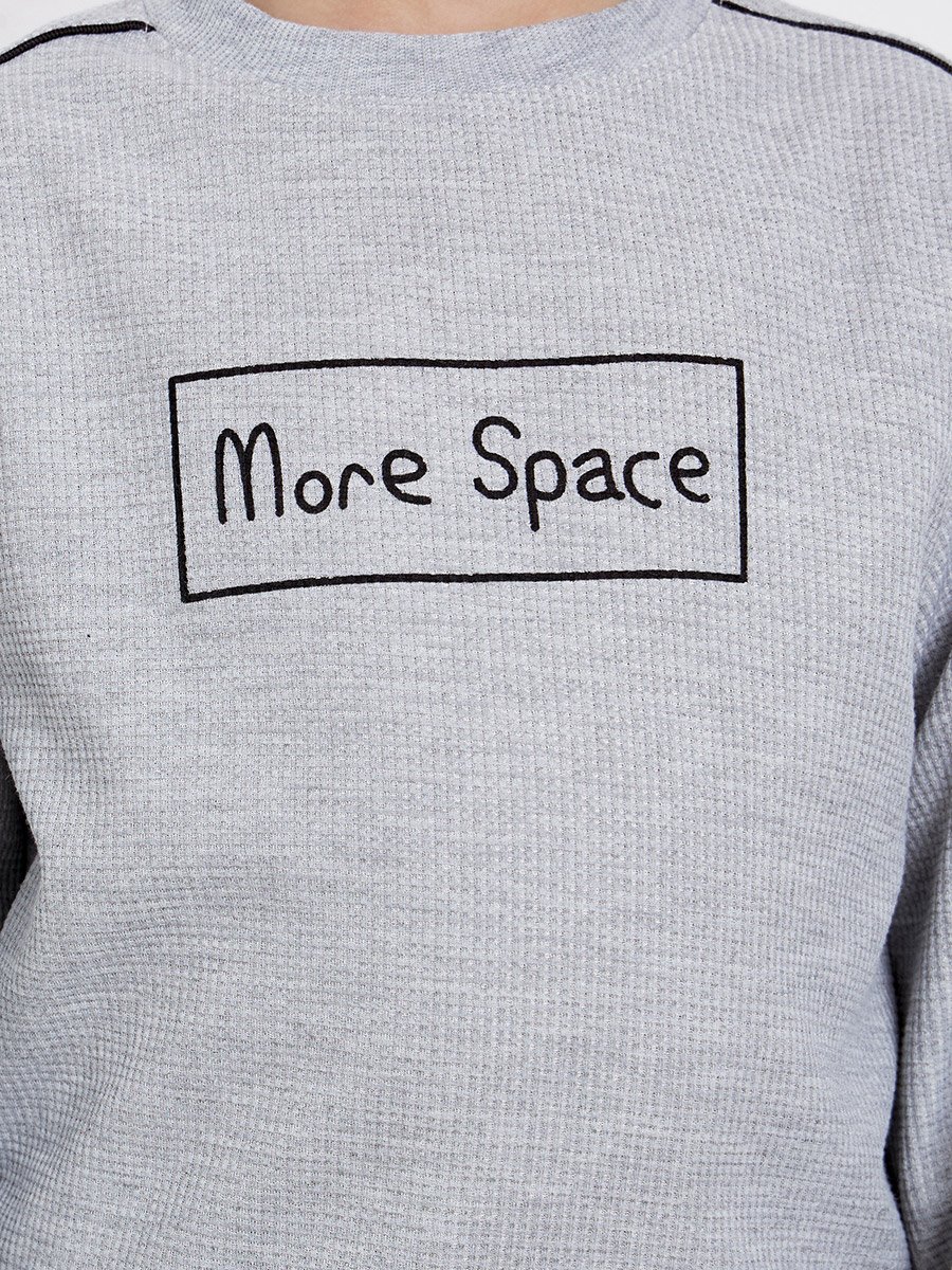 Slogan Print Round Neck Sweatshirt