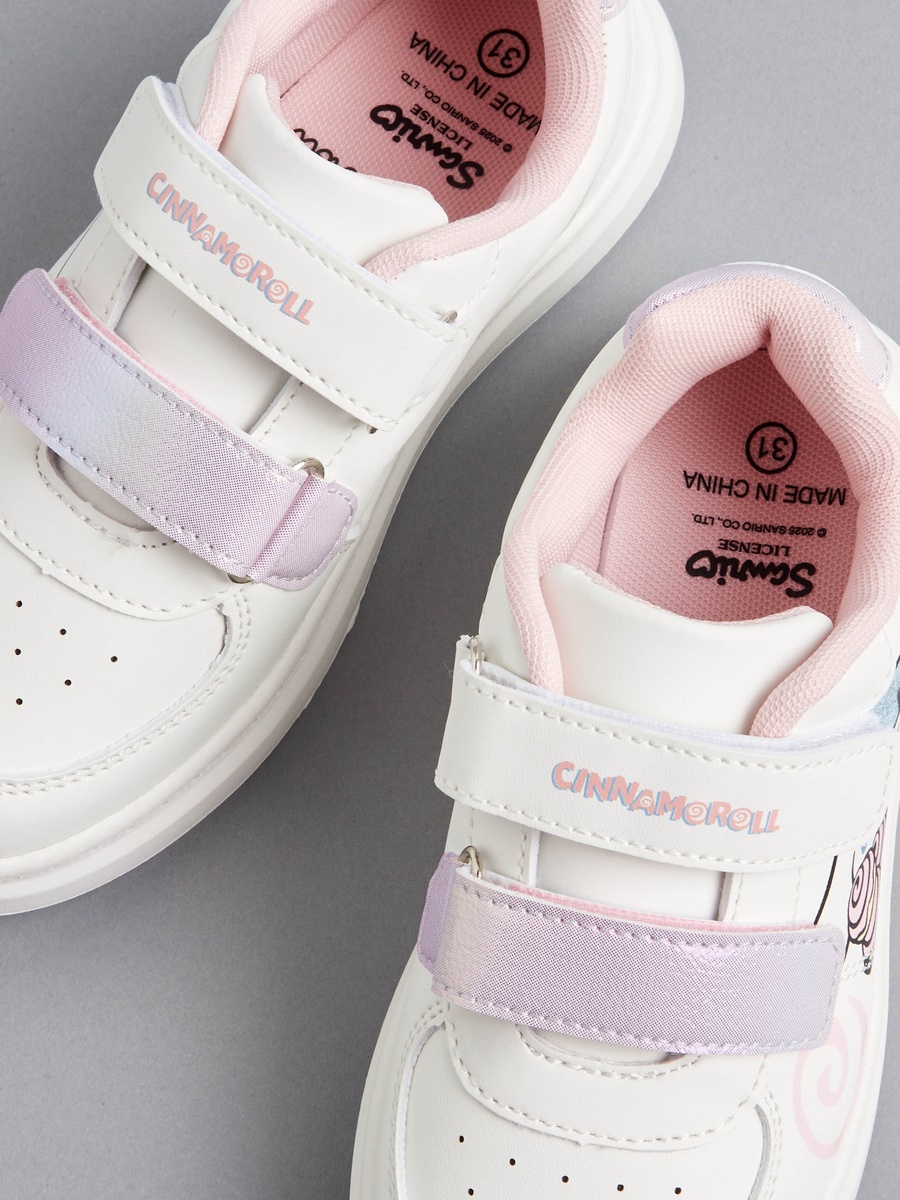 Cinnamaroll Print Sneakers with Hook and Loop Closure