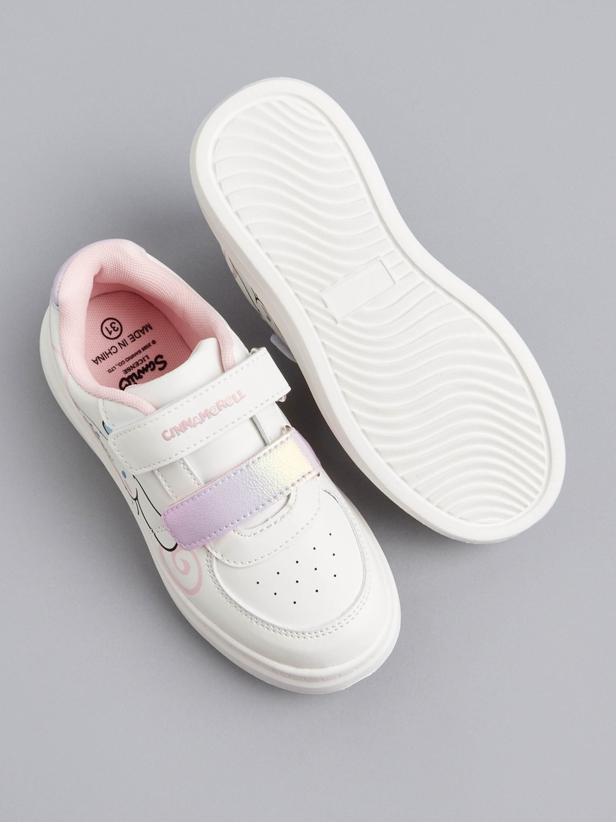 Cinnamaroll Print Sneakers with Hook and Loop Closure