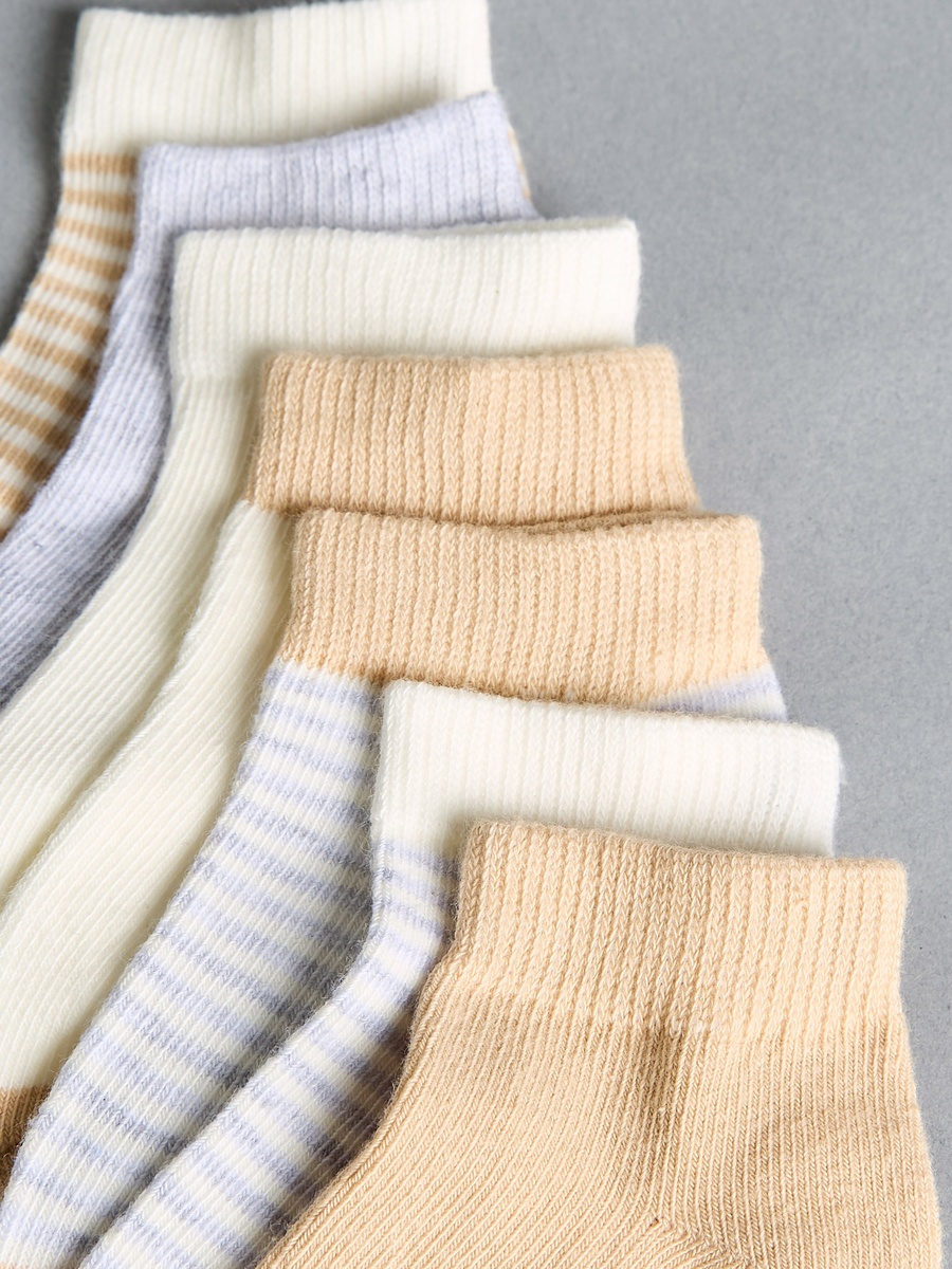 Pack of 7 - Assorted Anti-Skid Ankle Length Socks