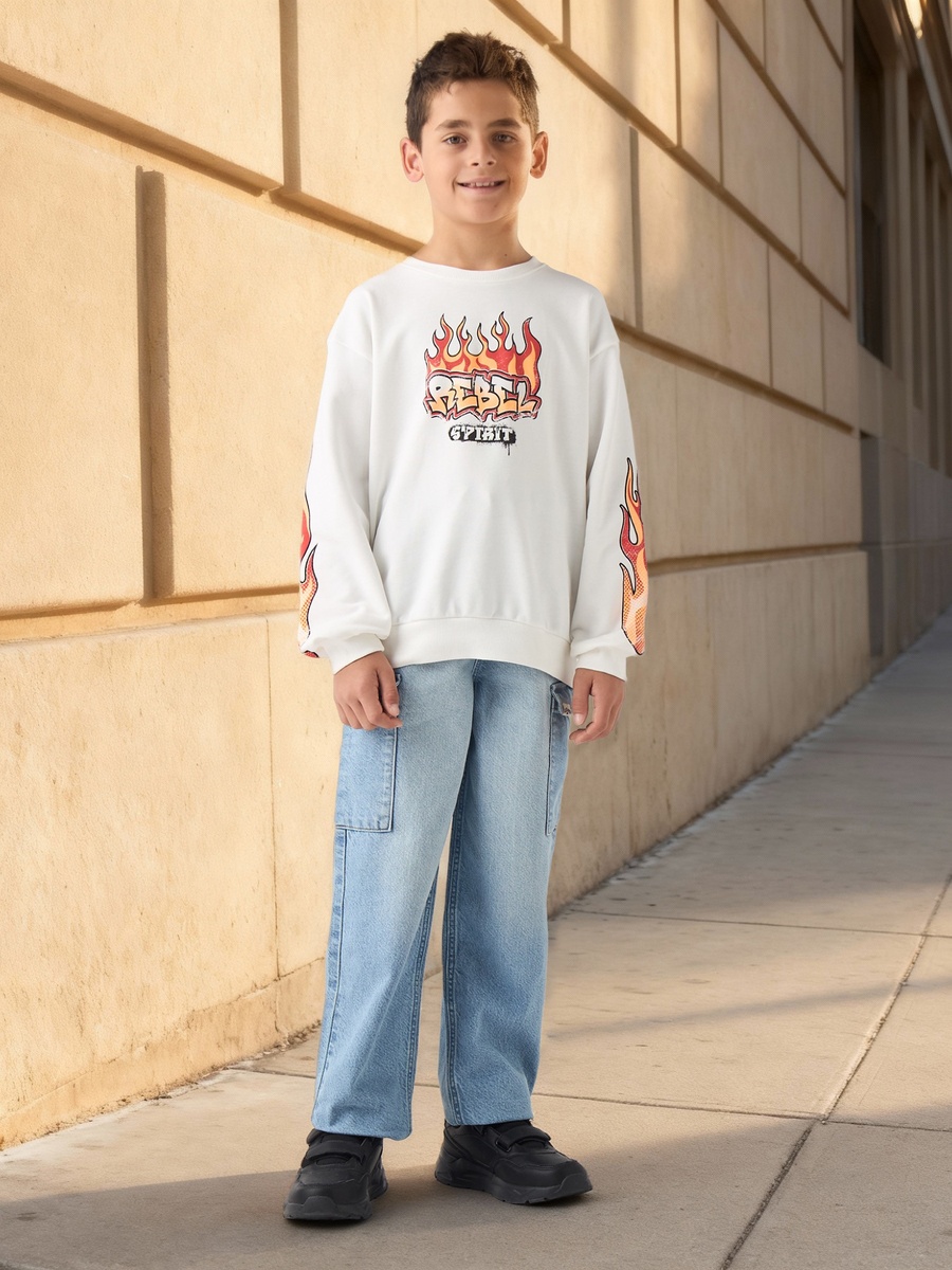 Graphic Print Sweatshirt with Long Sleeves