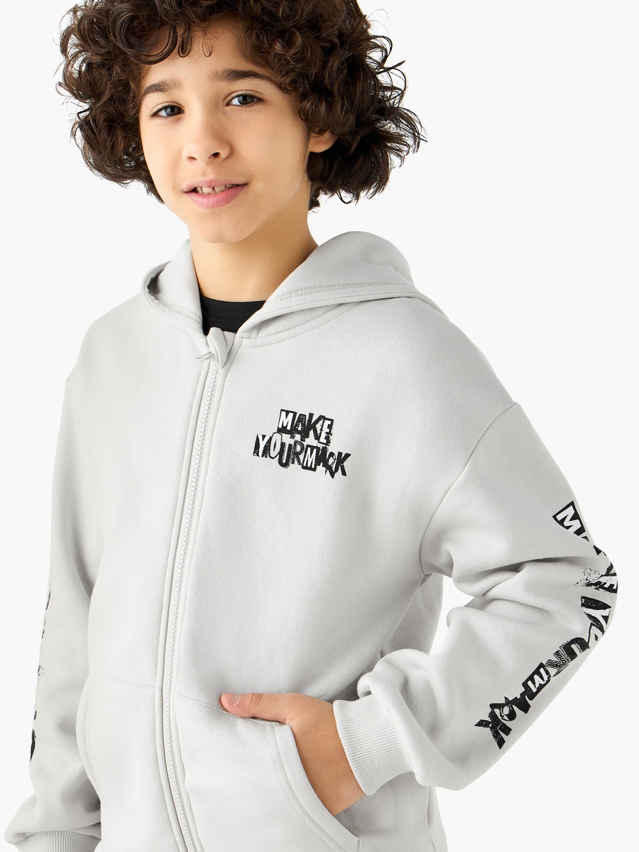 Slogan Print Hooded Sweatshirt with Long Sleeves