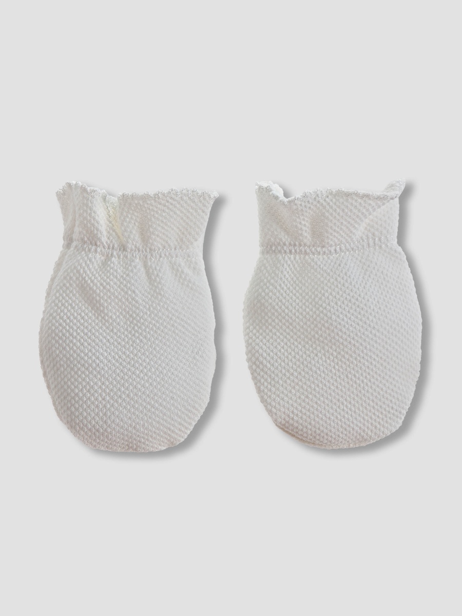Textured Mittens with Scallop Detail