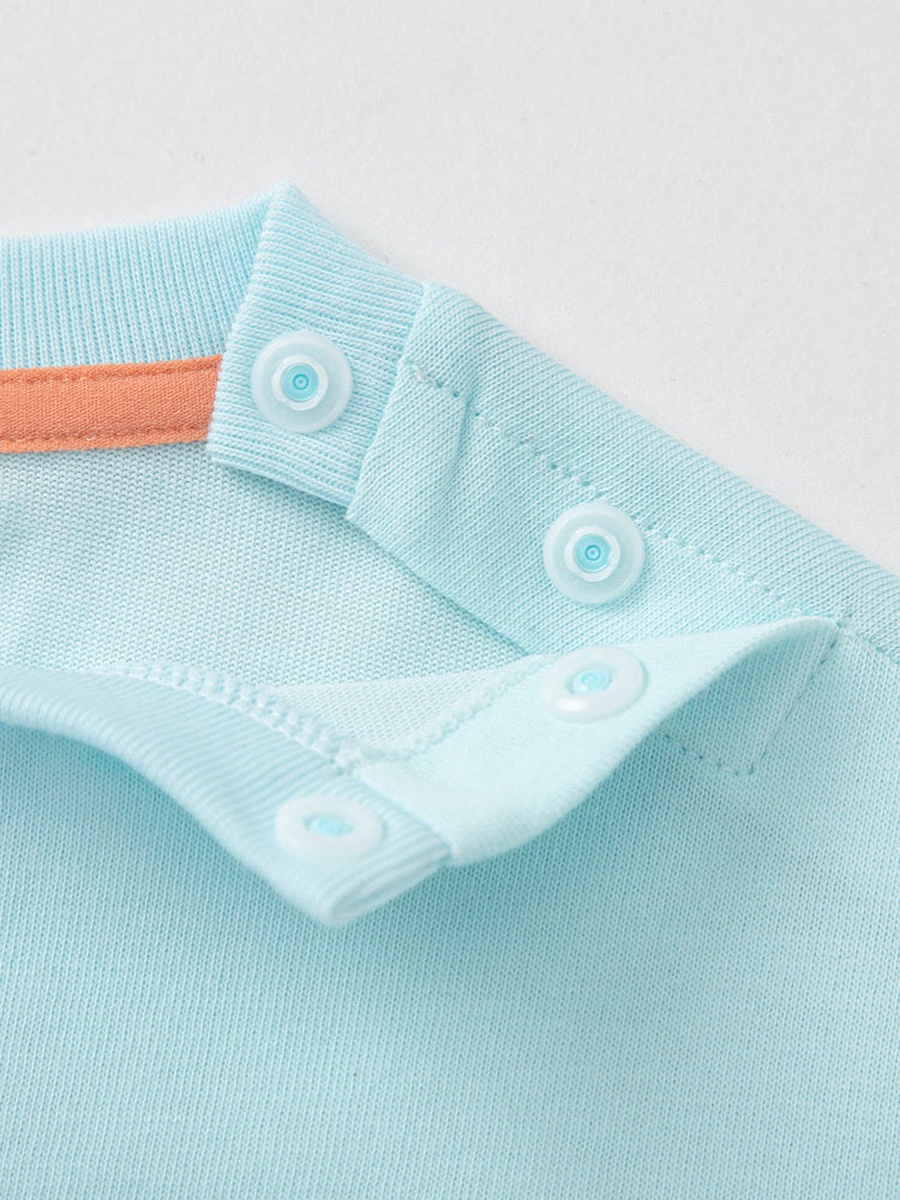 Short Sleeve T-Shirt with Otter Design