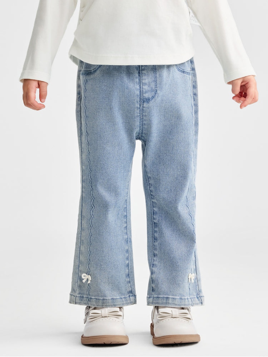 Denim Jeans with Scalloped Stitching