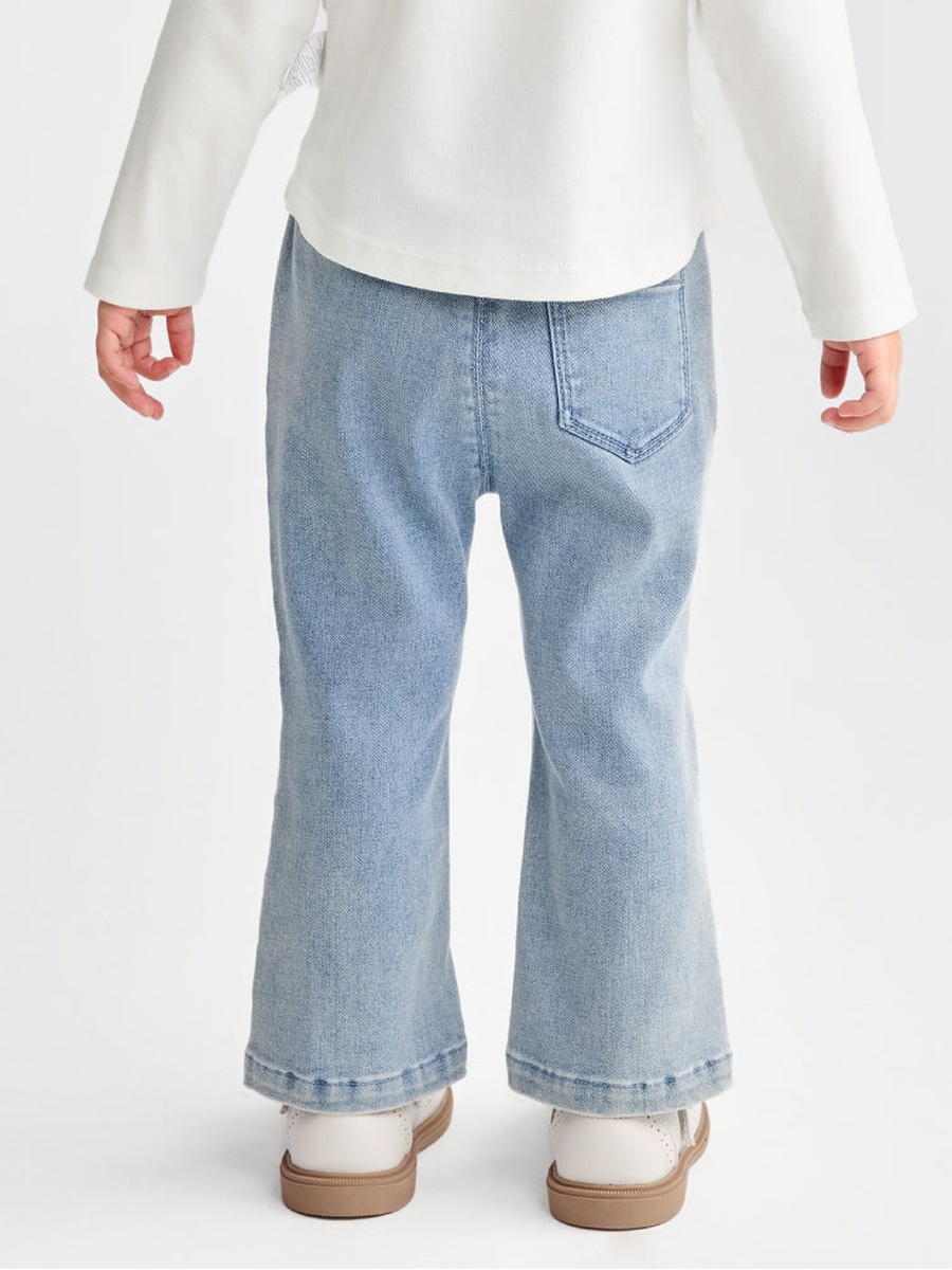 Denim Jeans with Scalloped Stitching