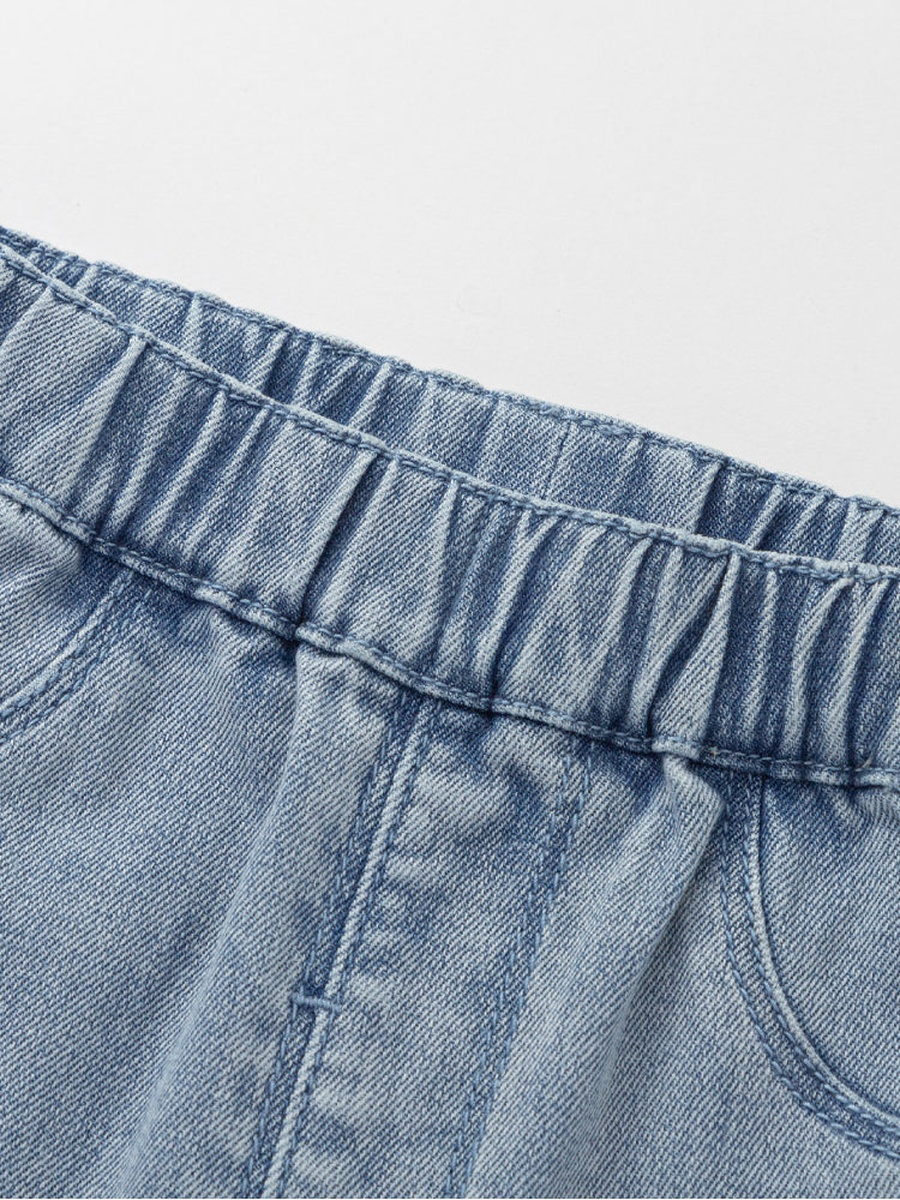 Denim Jeans with Scalloped Stitching
