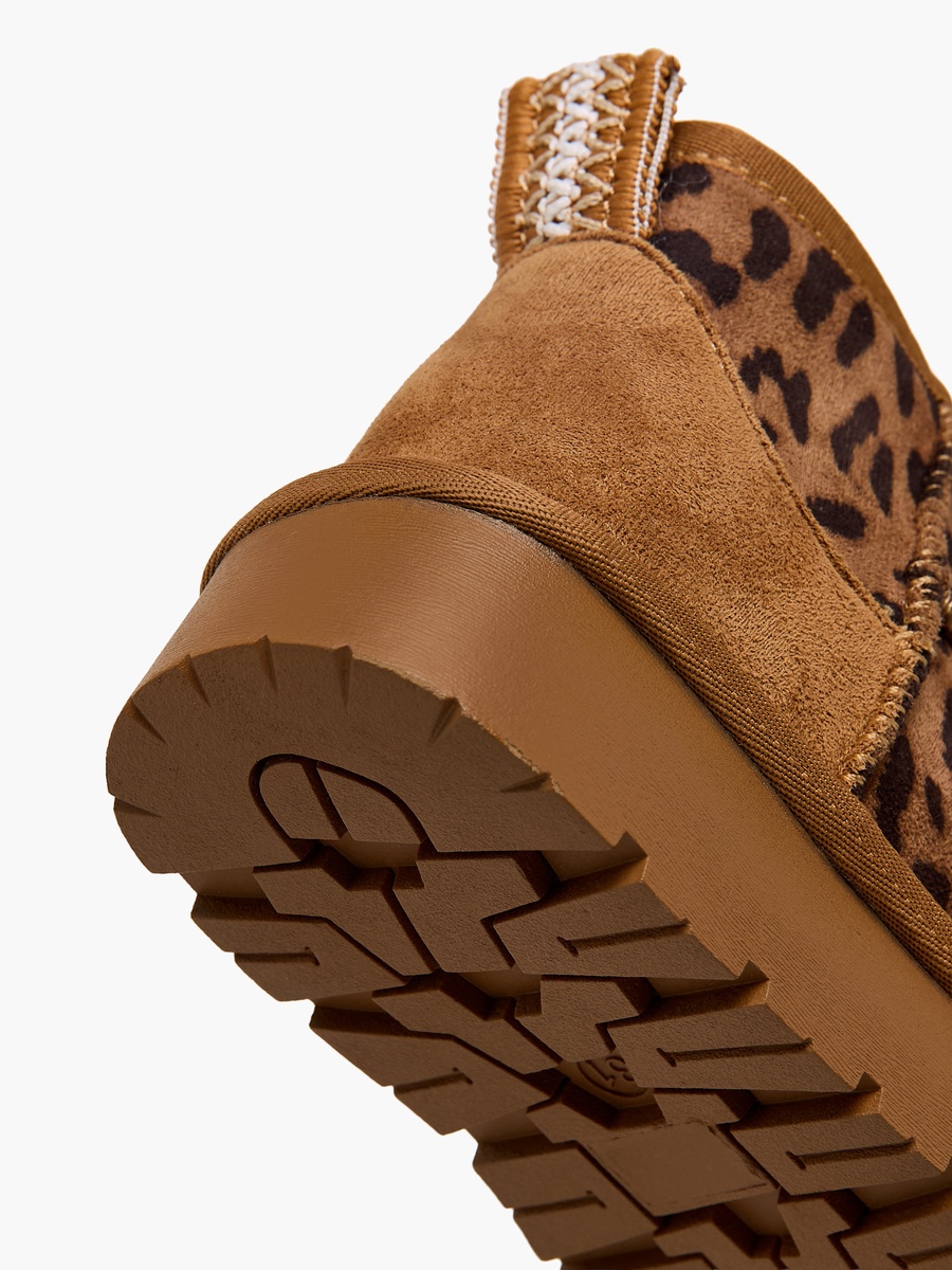 Girls Zip Closure Boots