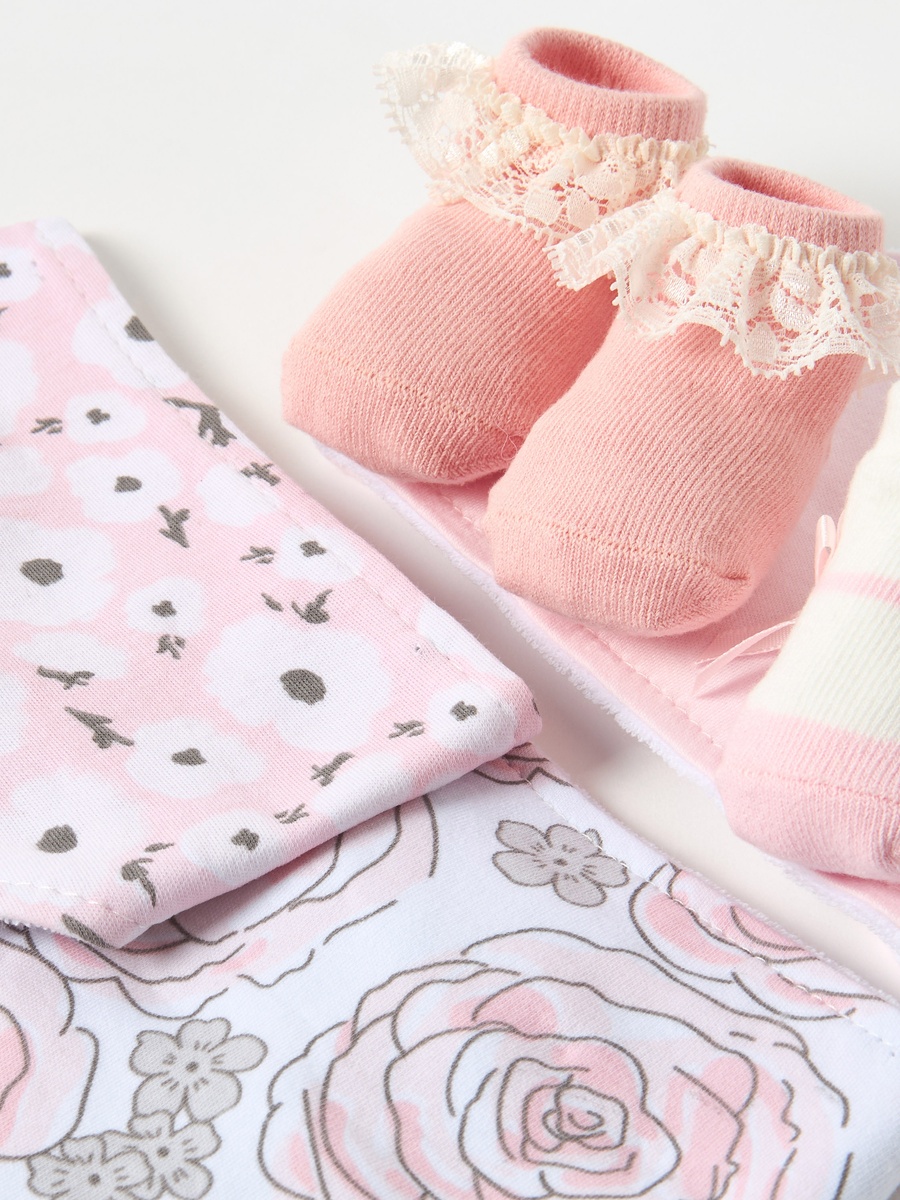 Pack of 5 - Assorted Bib and Socks Set