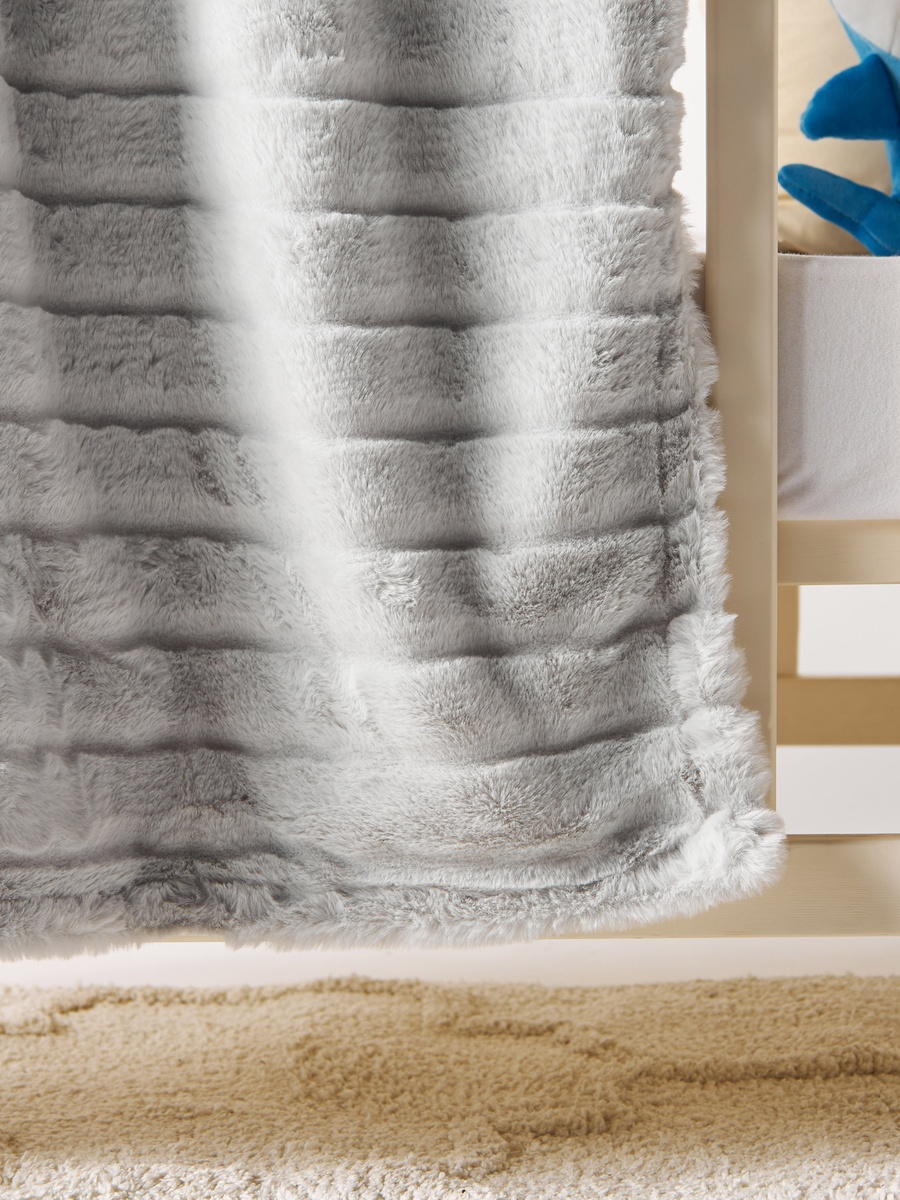 Ribbed Faux Fur Blanket - 100x127 cm