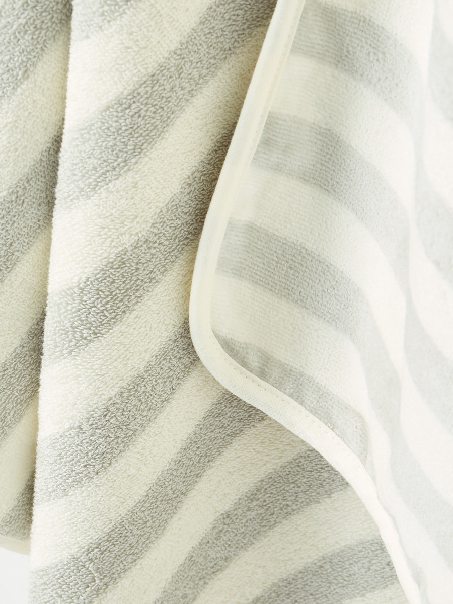 Striped Hooded Towel - 75x75 cm