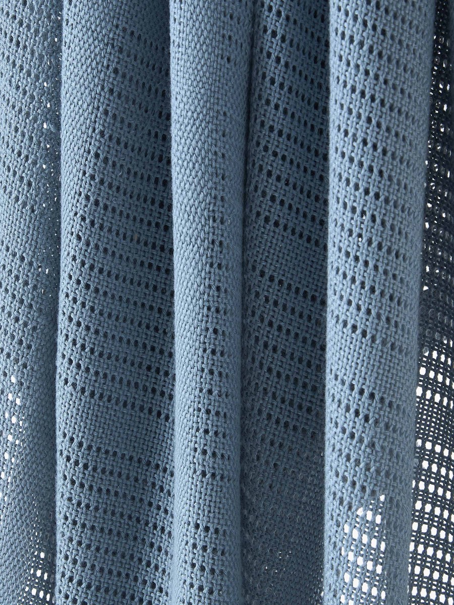 Blanket with Cellular Knit Design - 80x100 cm
