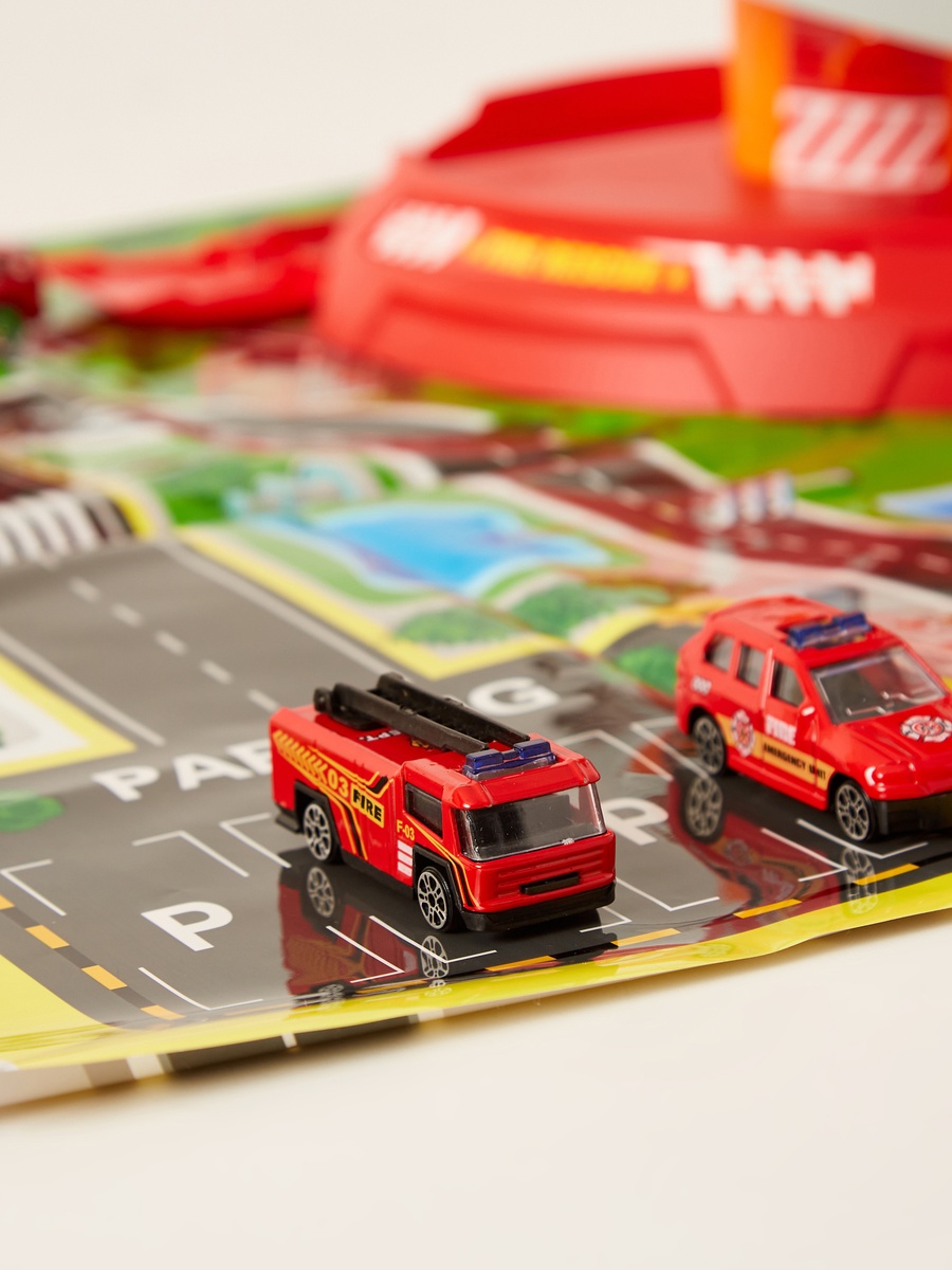Xiao Bai Cai 26-Piece Circulation Garage Parking Lot Fire Playset