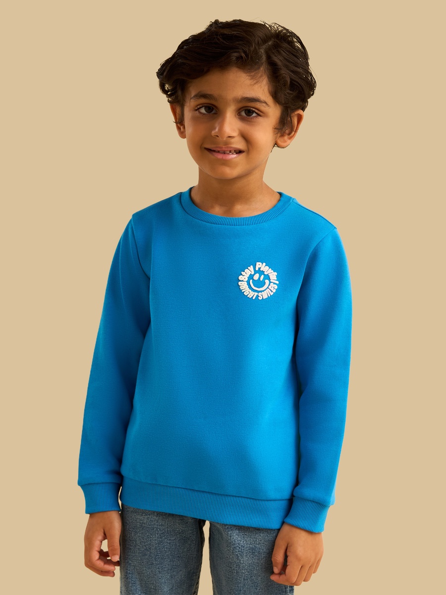 سويت شيرت بزخارف شعار