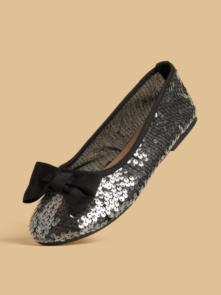Sequinned Bow Accent Ballerina Shoes