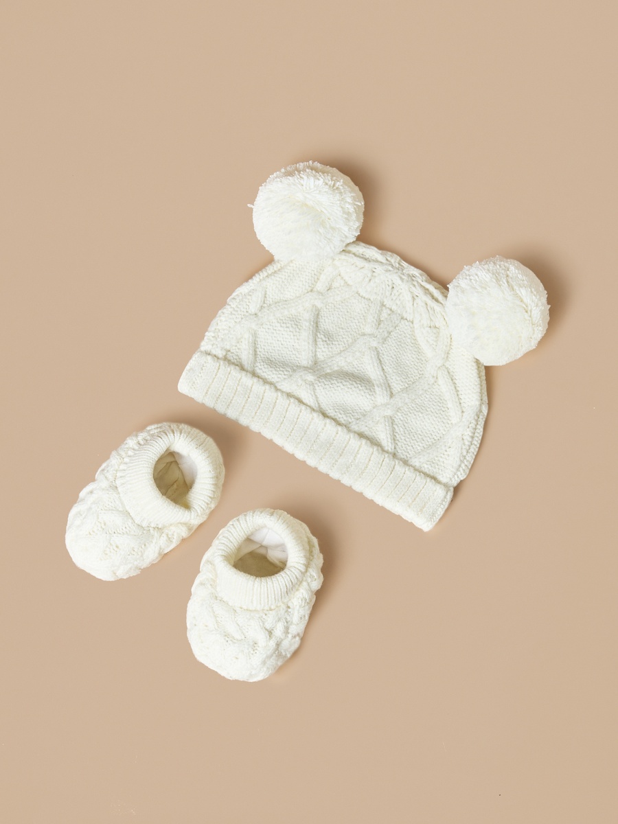 Faux Fur Ball Detail Cap with Booties