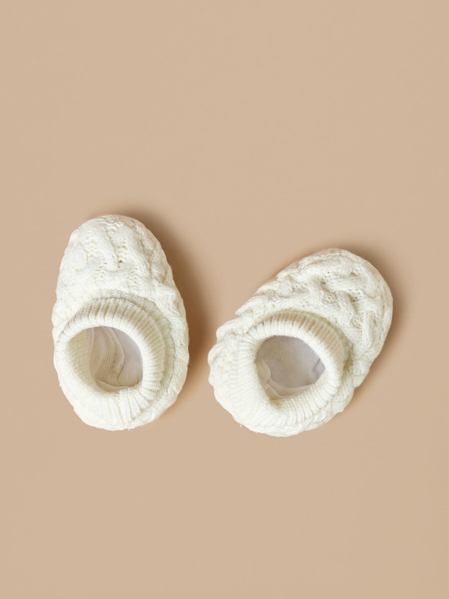 Faux Fur Ball Detail Cap with Booties