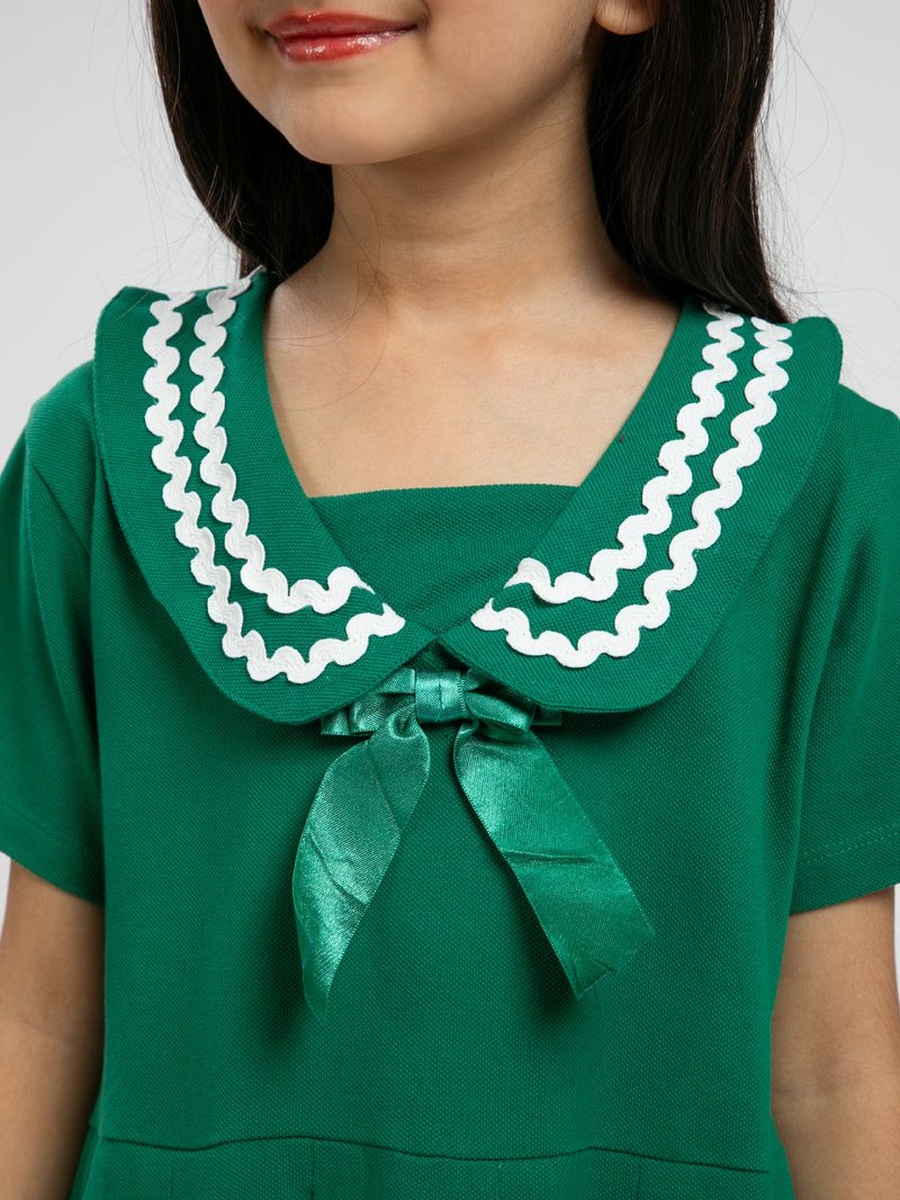 Dress with Wavy Trim and Bow Collar