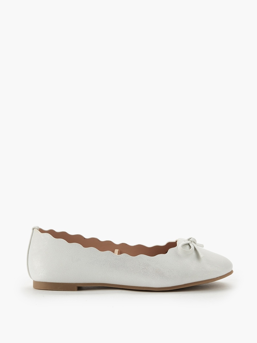 Scallop Trim Ballerina Shoes