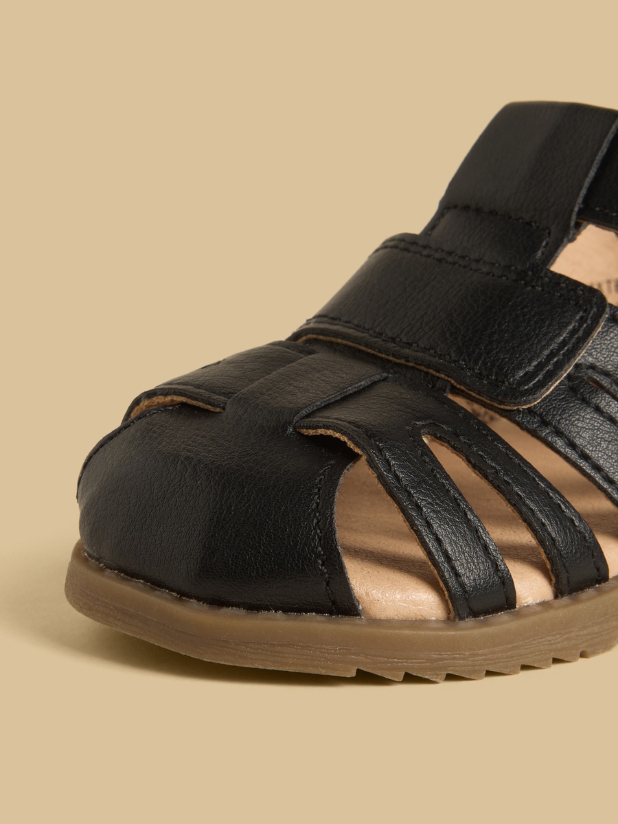 Fisherman Sandals with Hook and Loop Closure