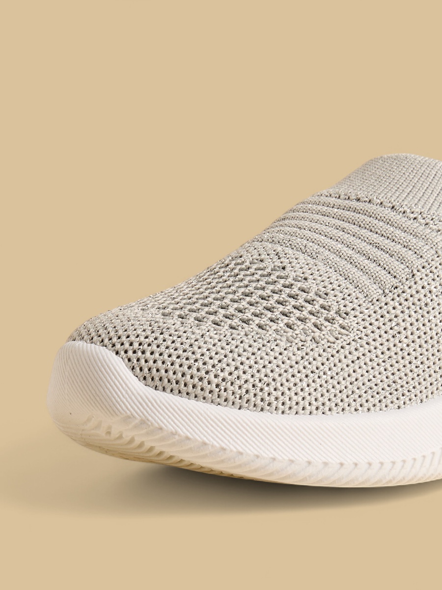 Flyknit Textured Slip-On Sports Shoes