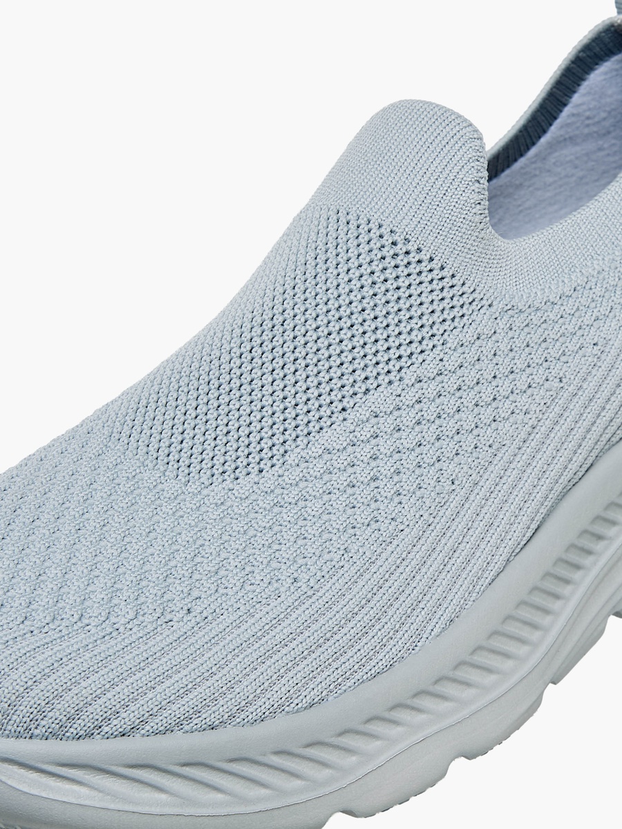 Slip-On Sports Shoes