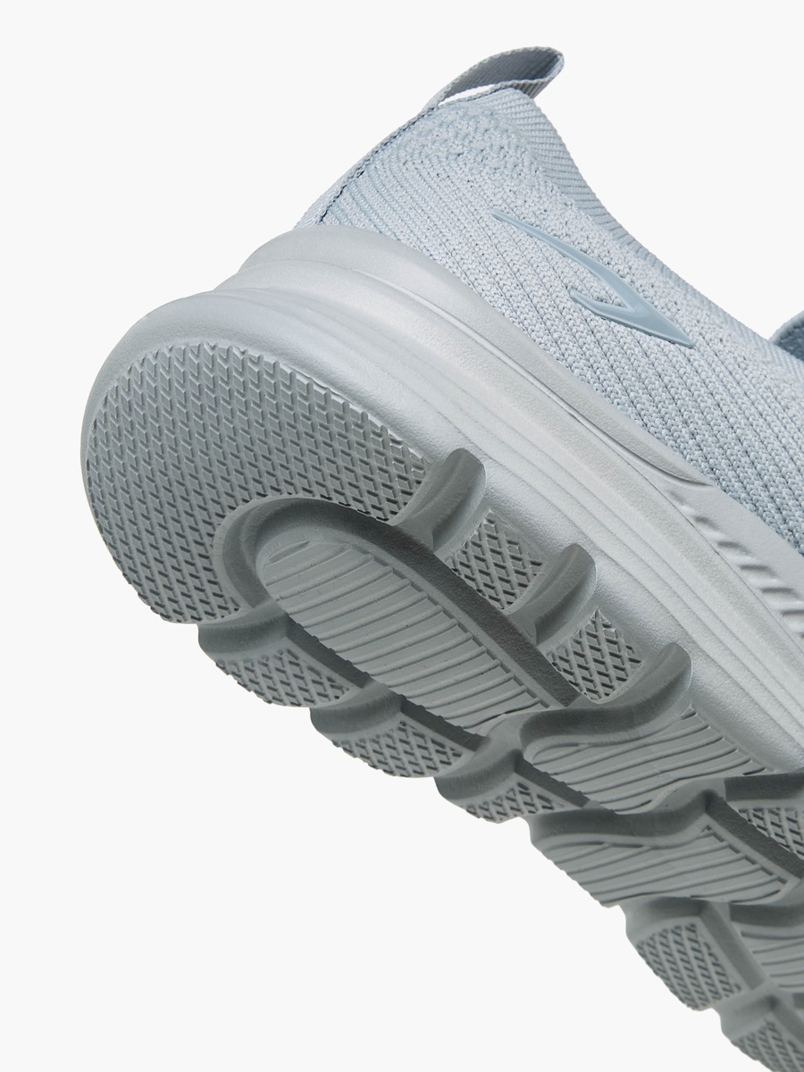 Slip-On Sports Shoes