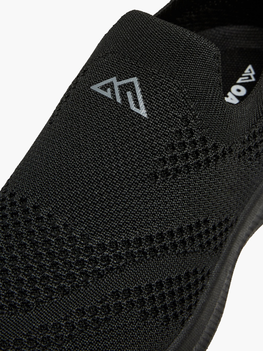 Slip-On Sports Shoes