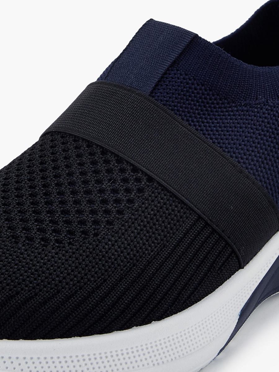 Slip-On Sports Shoes