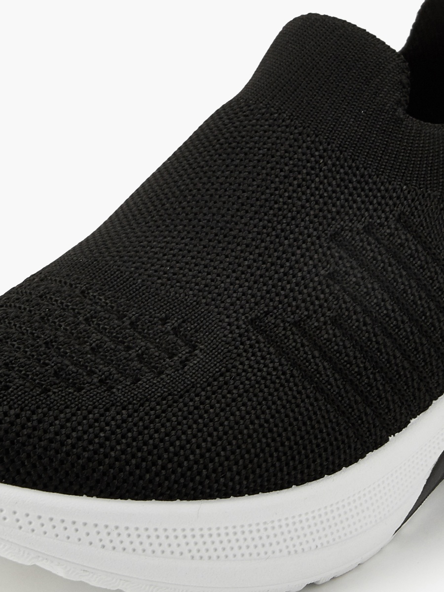 Slip-On Sports Shoes