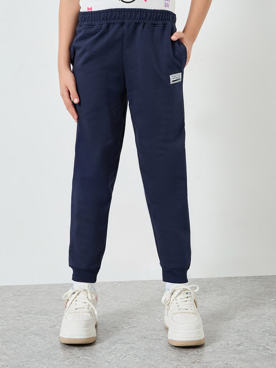 Teen Girls Solid Joggers with Badge