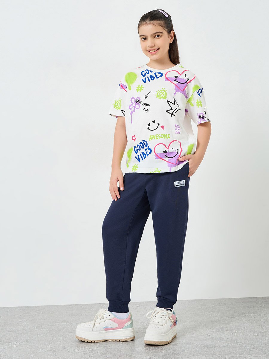 Teen Girls Solid Joggers with Badge