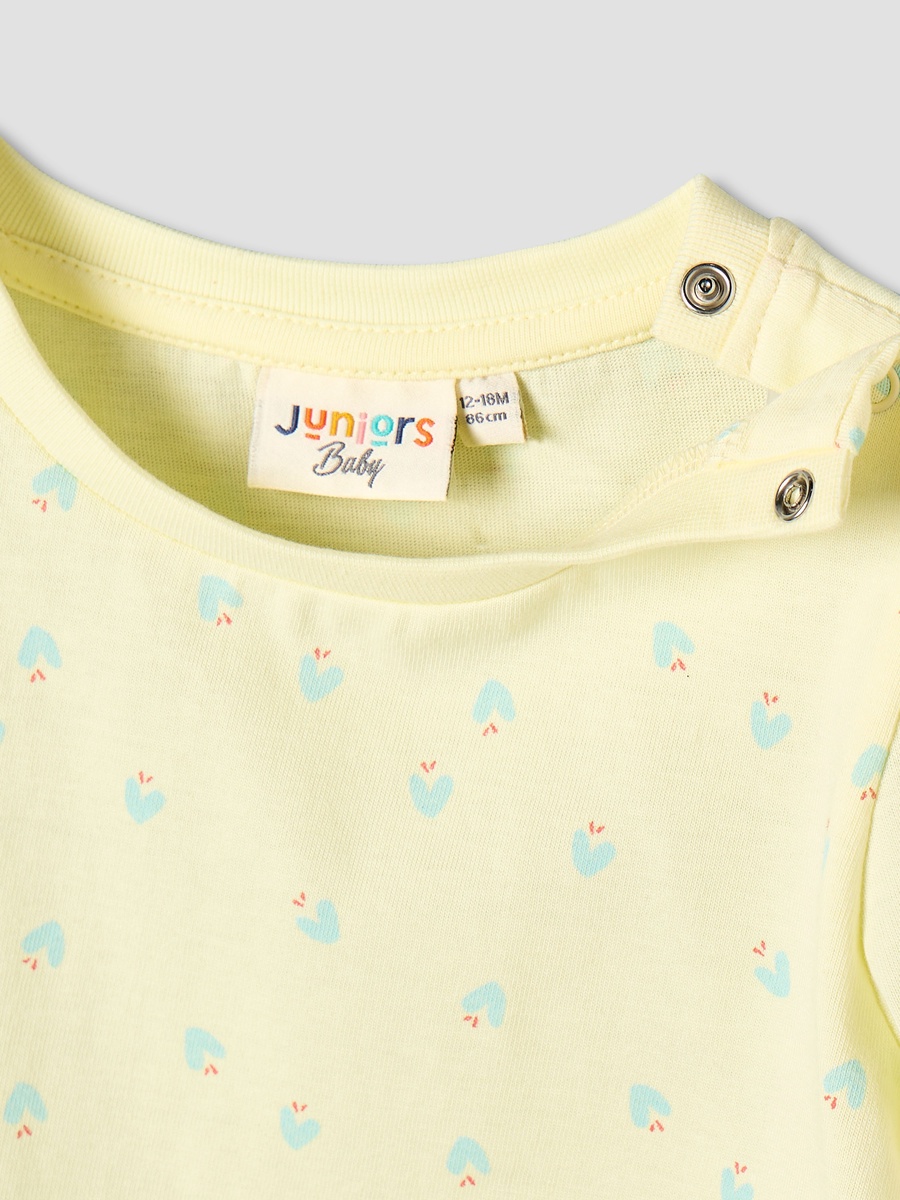 Round Neck Long Sleeves T-Shirt with Heart Print