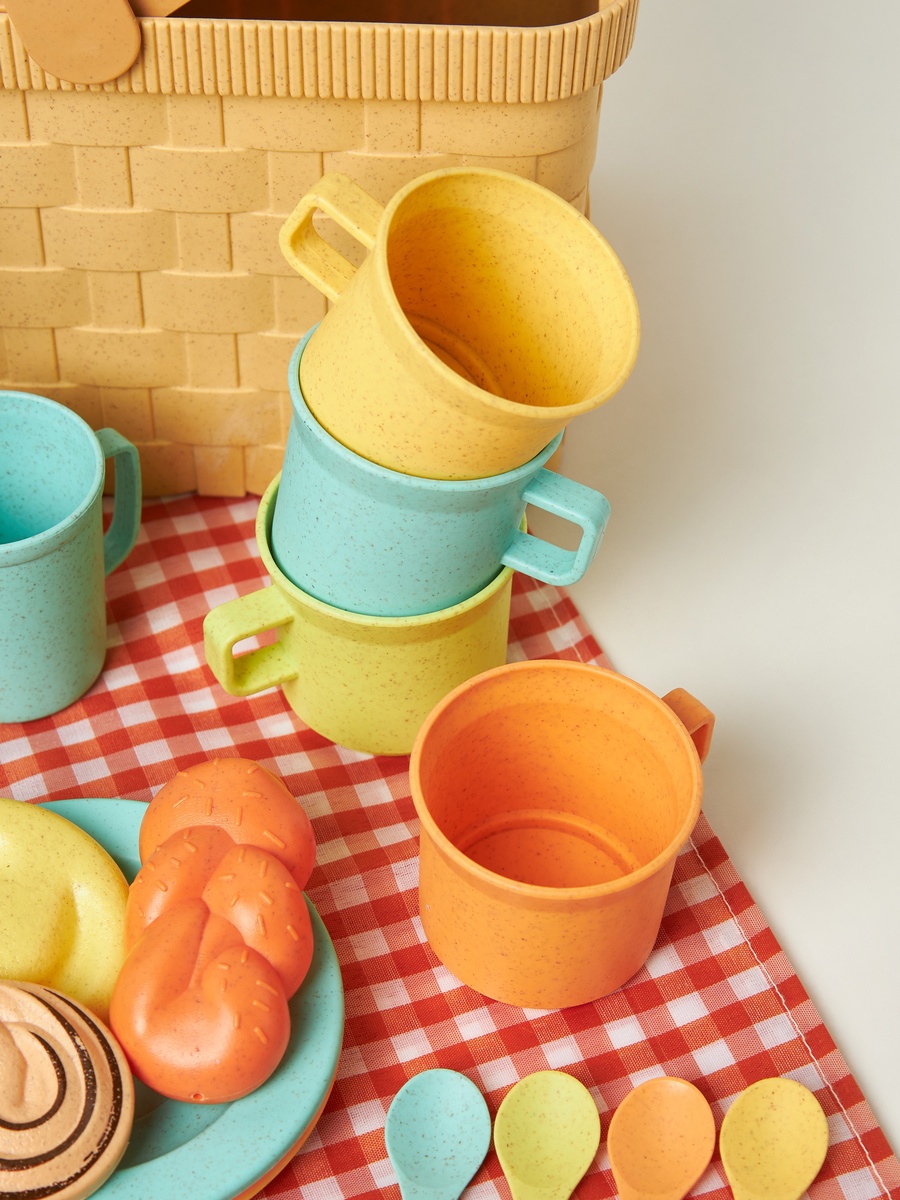 27-Piece Picnic Teapot Playset