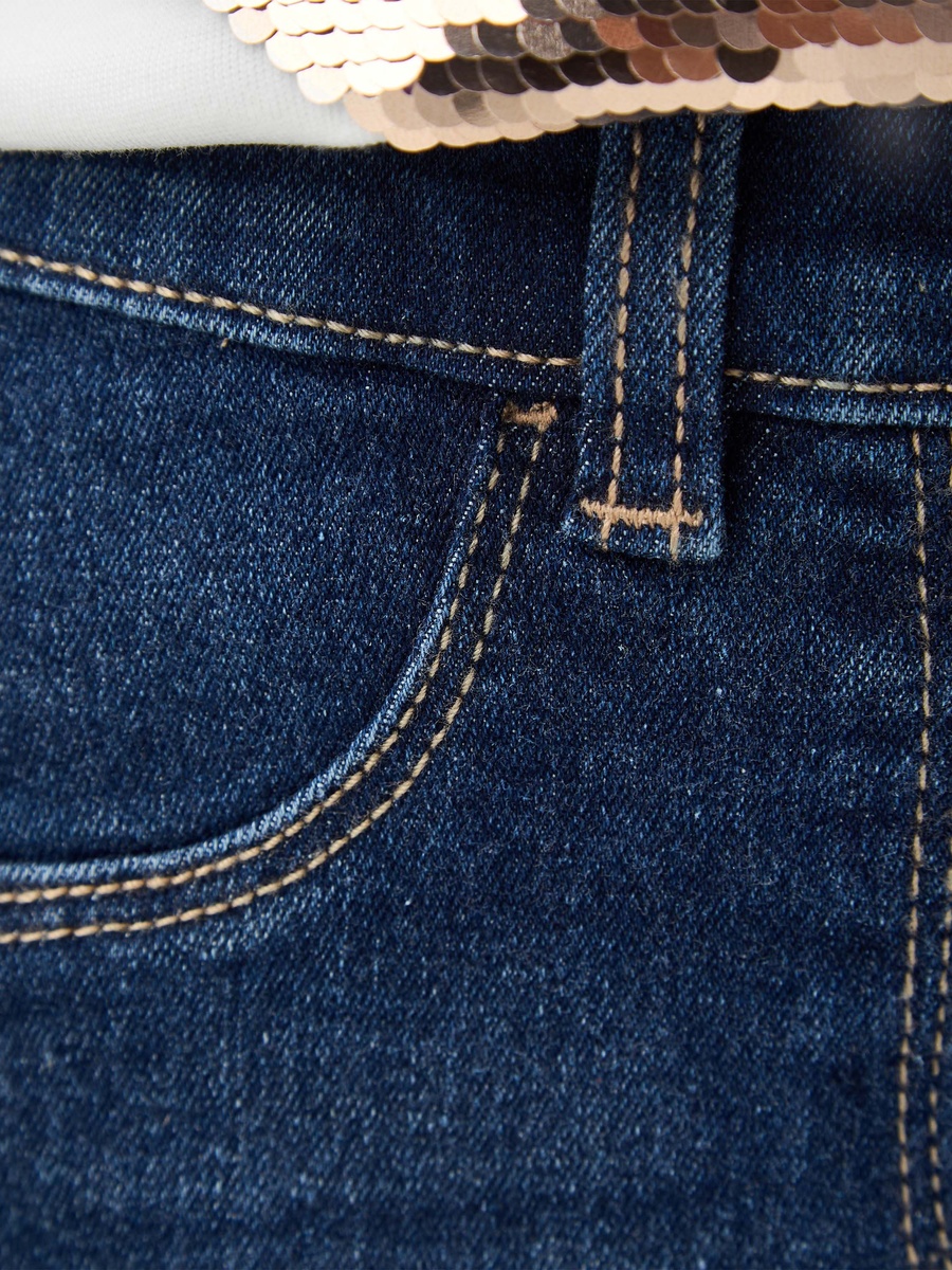 Jeans with Pockets and Buttoned Waist