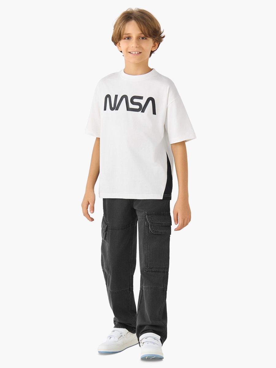 Mid-Rise Cargo Jeans with Pockets