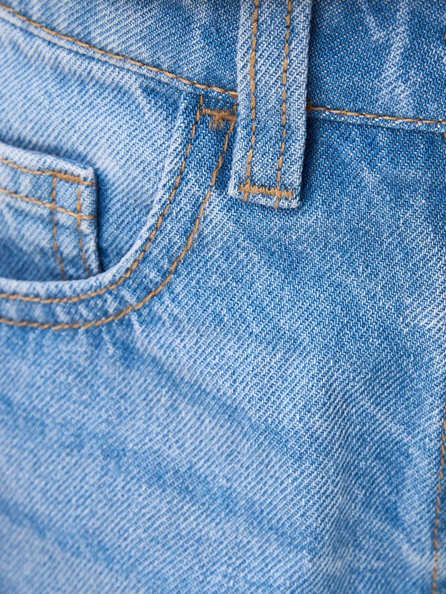 Mid-Rise Jeans with Pockets