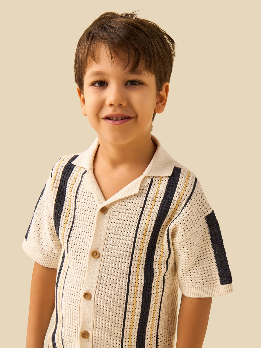 Short Sleeves Shirt with Stripe Texture