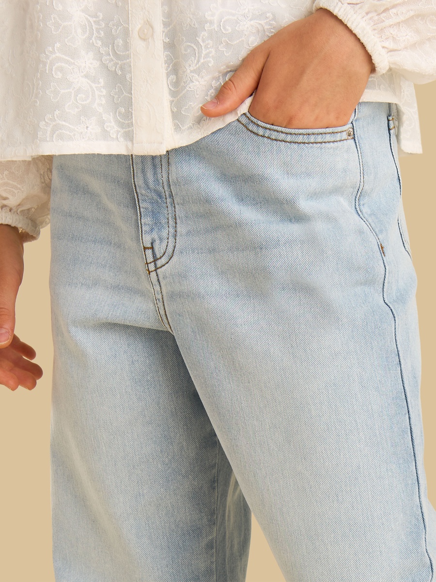 Floral Embroidered Straight Fit Jeans