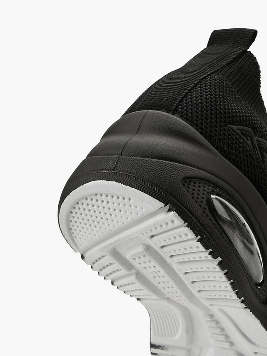 Slip-On Sports Shoes
