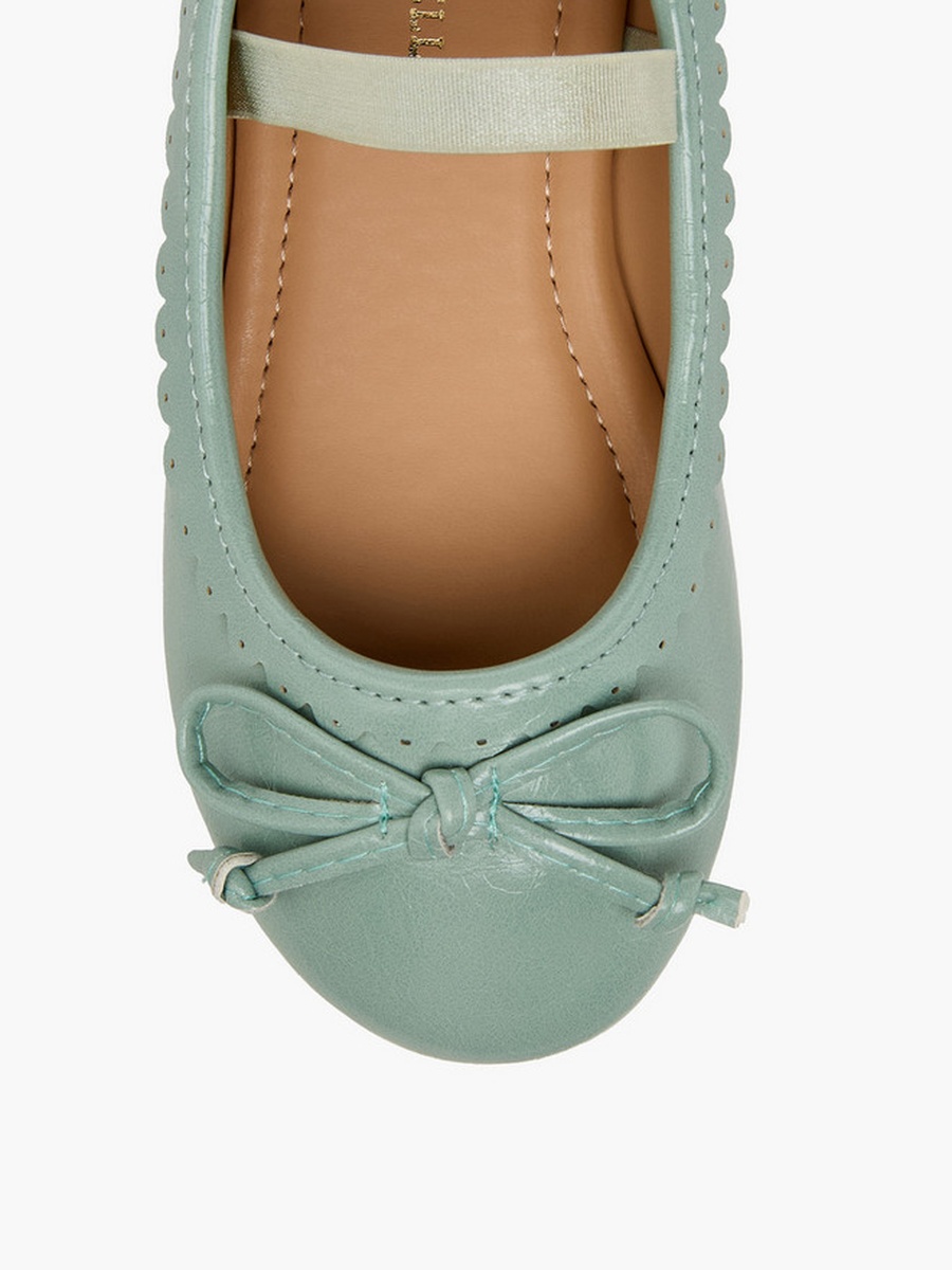 حذاء باليرينا بحزام مطاطي وتفاصيل صدفية للبنات