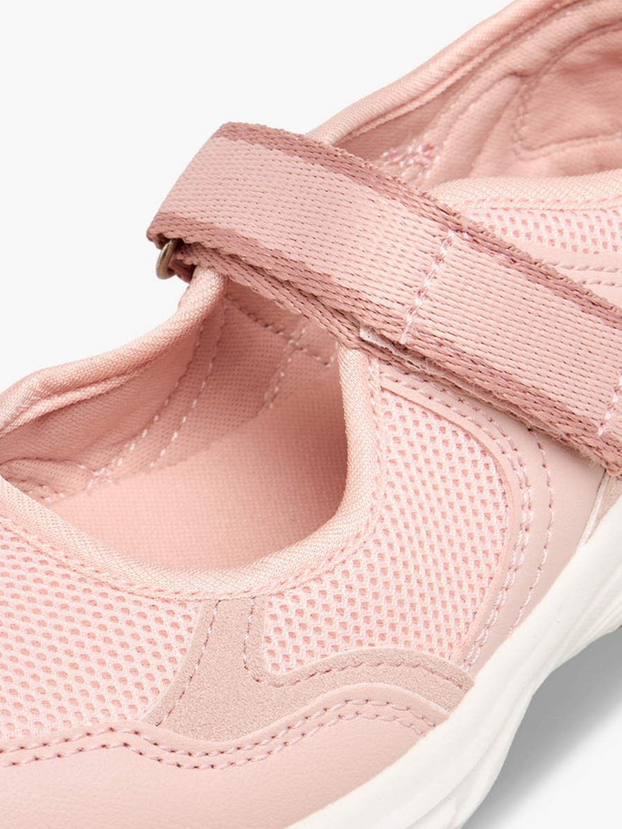 Hook and Loop Sports Shoes