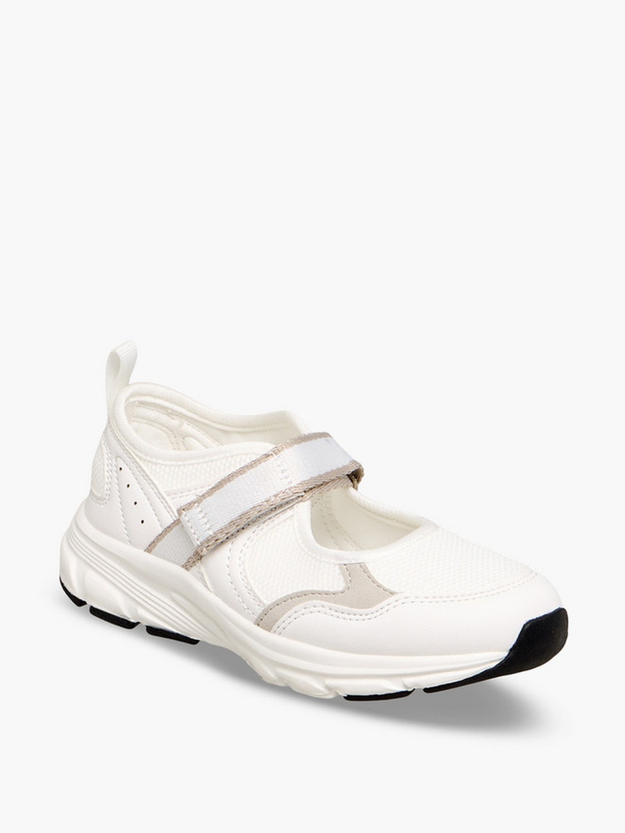 Hook and Loop Sports Shoes